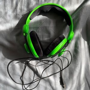 Razed Kraken wired headphones
